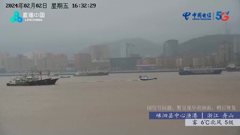 四川峨眉山远眺贡嘎雪山